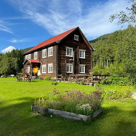 Sevletunet And Bed and Breakfast
