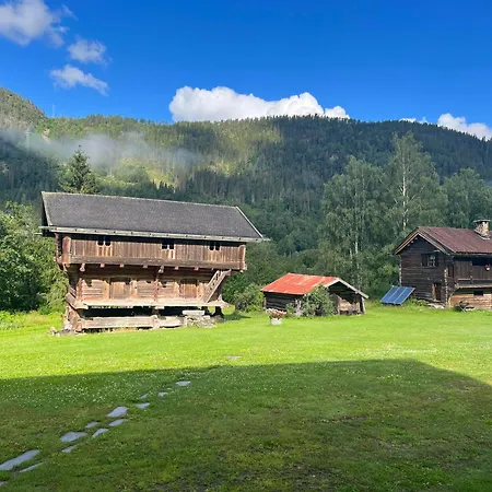לינה וארוחת בוקר Sevletunet And Rodberg